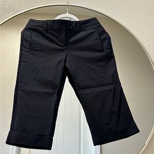 Express Design Studios Capri pants in black